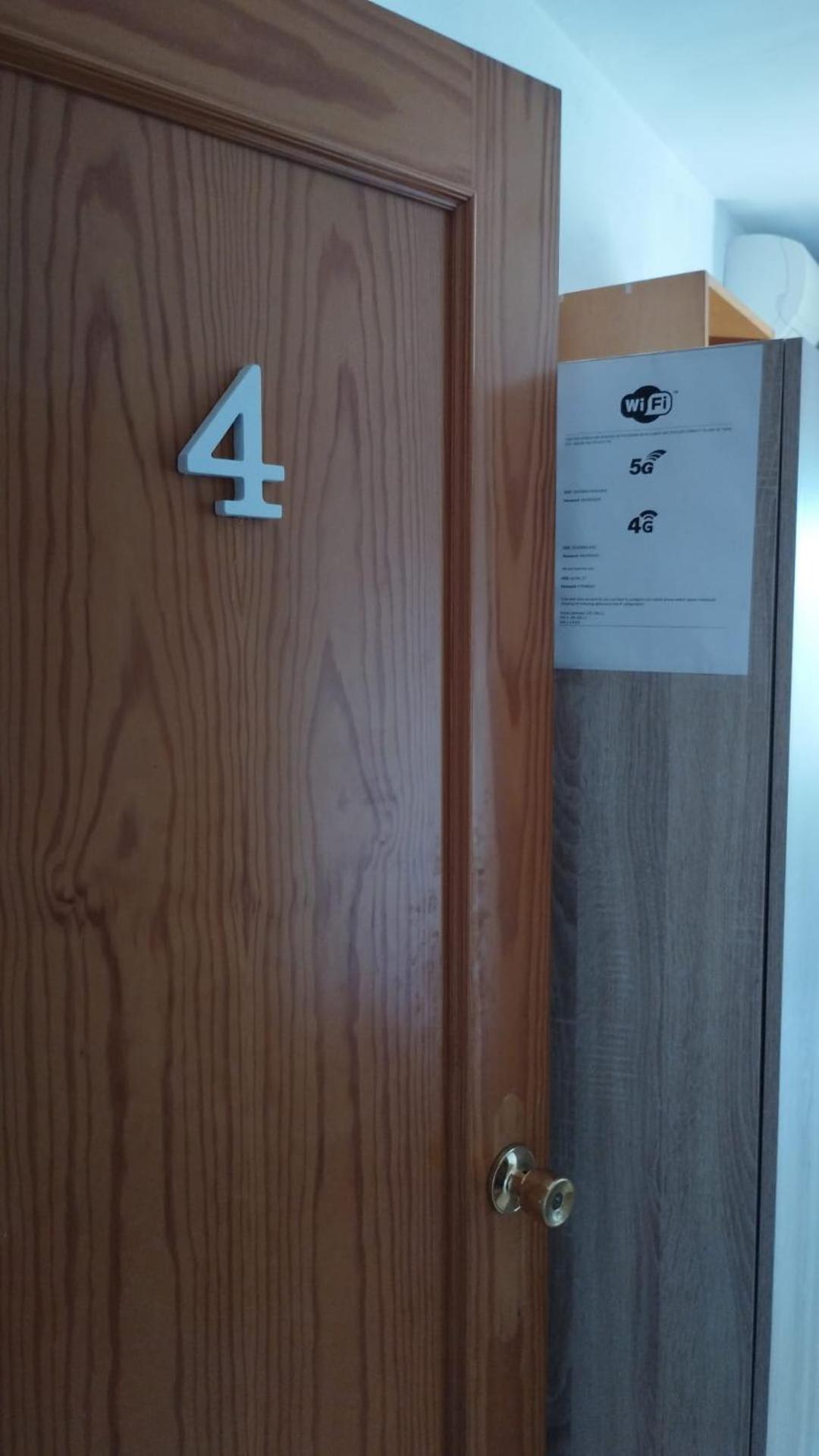 Habitaciones Privadas Con Cama Doble En Sevilla Екстер'єр фото